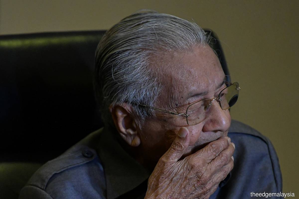 Dr M in IJN, hearing for suit against Zahid vacated